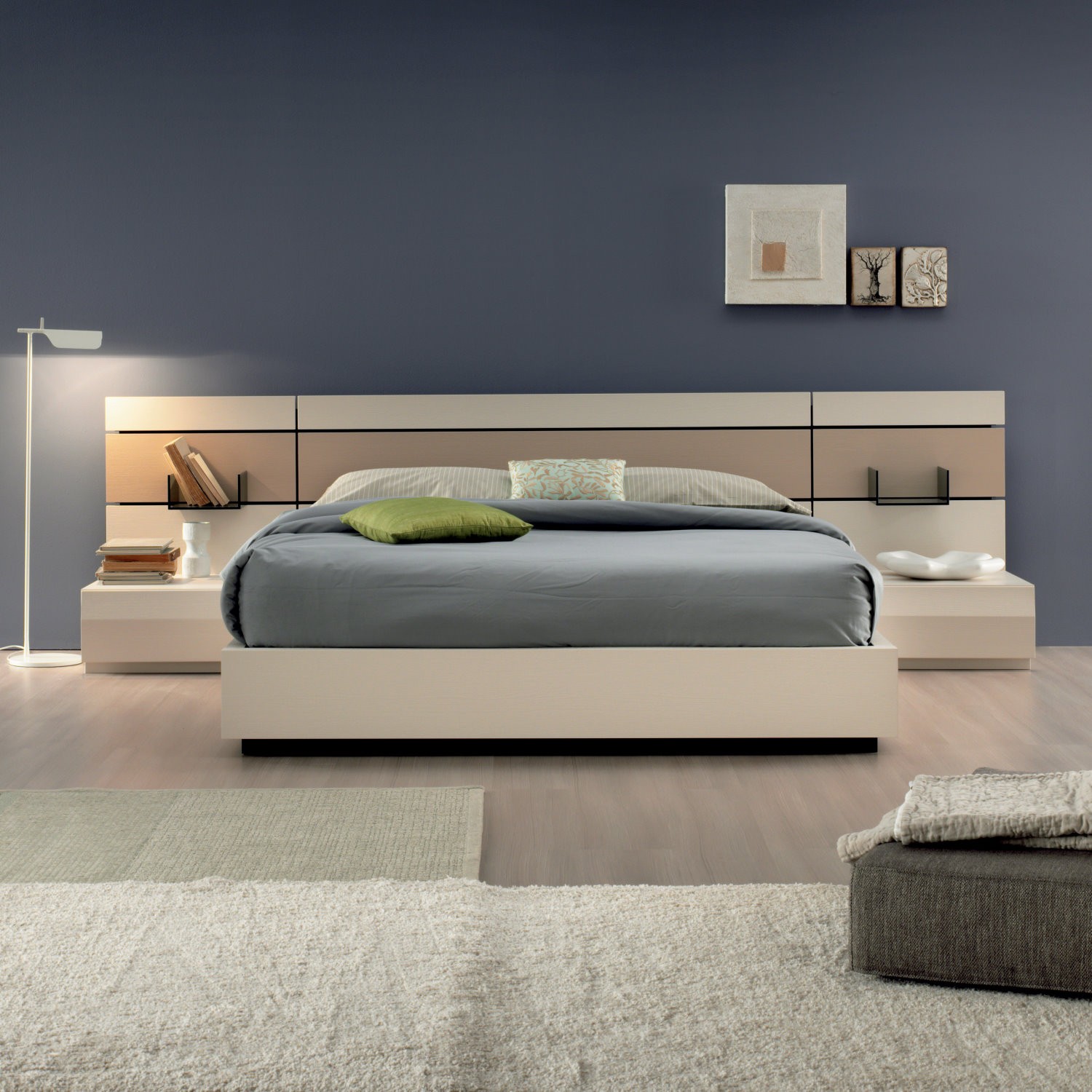 Letto bianco di pelle: letto pelle artificiale bianco xu. stock ...